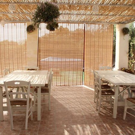 B&B Le Carrube Sava Dış mekan fotoğraf