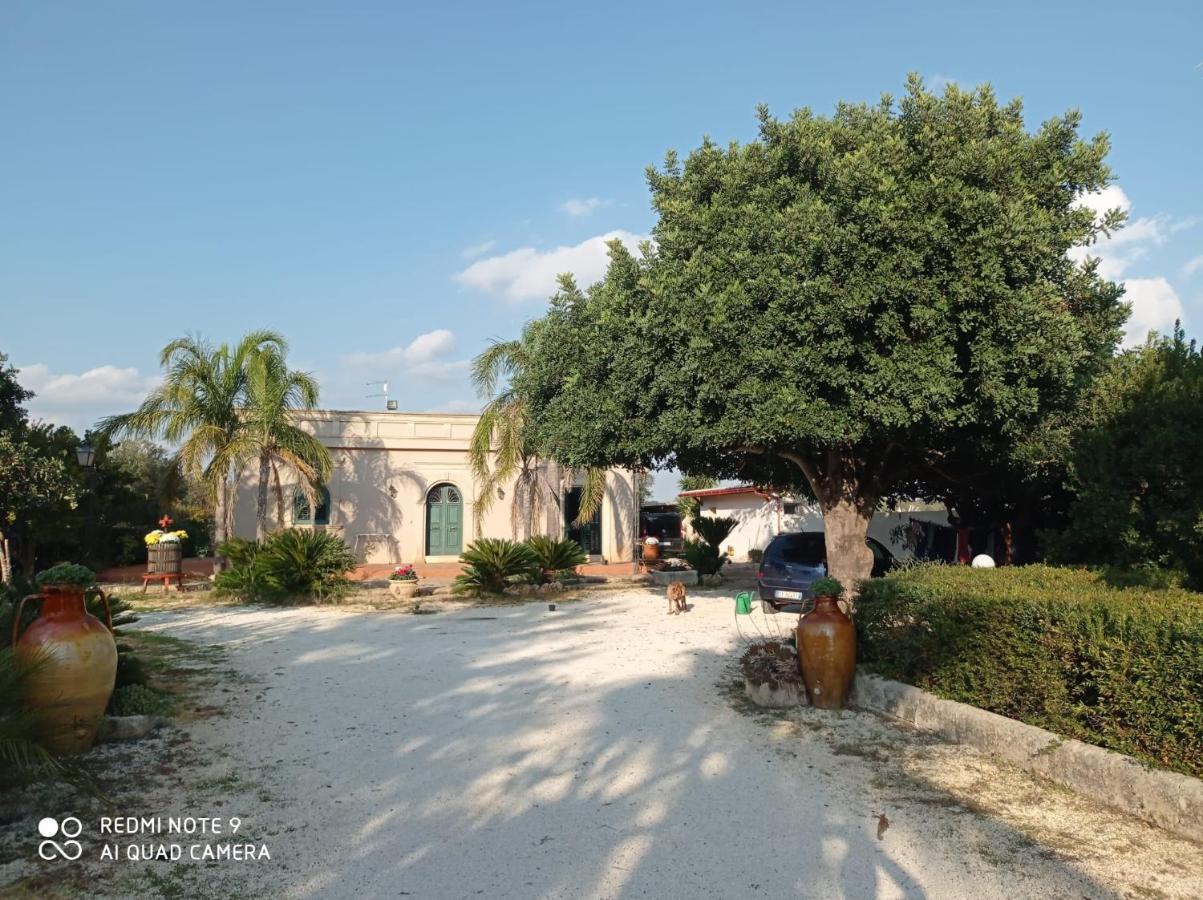 B&B Le Carrube Sava Dış mekan fotoğraf