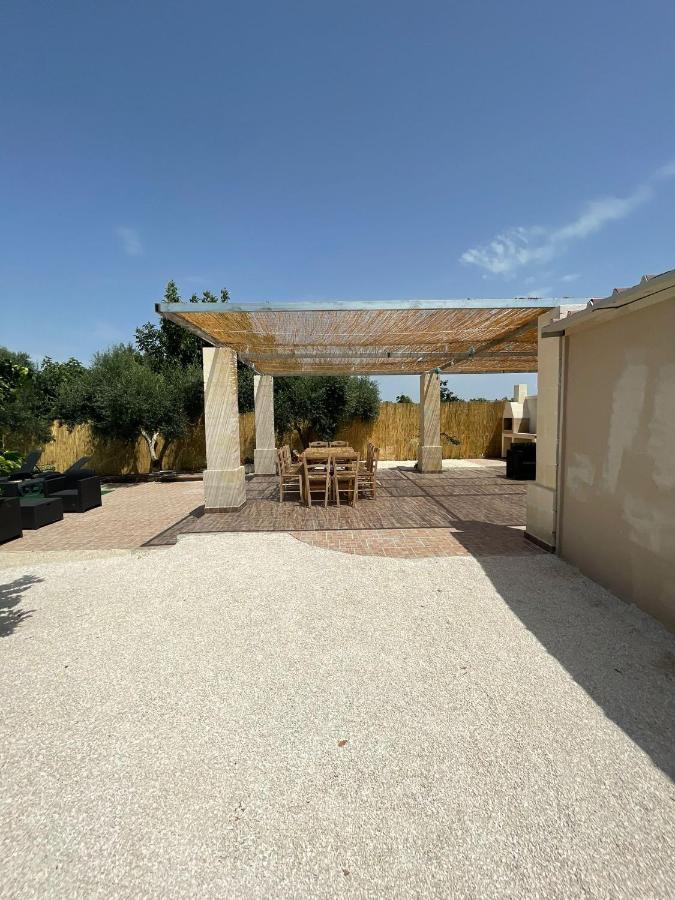 B&B Le Carrube Sava Dış mekan fotoğraf