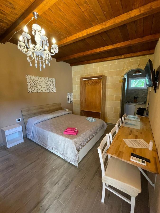 B&B Le Carrube Sava Dış mekan fotoğraf