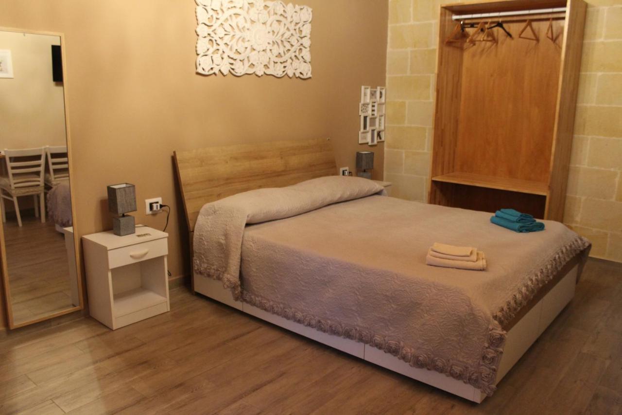 B&B Le Carrube Sava Dış mekan fotoğraf