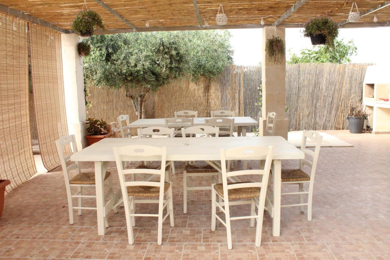 B&B Le Carrube Sava Dış mekan fotoğraf